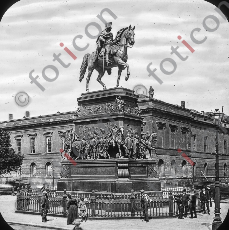 Reiterstandbild Friedrichs des Großen ; Equestrian statue of Frederick the Great - Foto foticon-simon-190-063-sw.jpg | foticon.de - Bilddatenbank für Motive aus Geschichte und Kultur